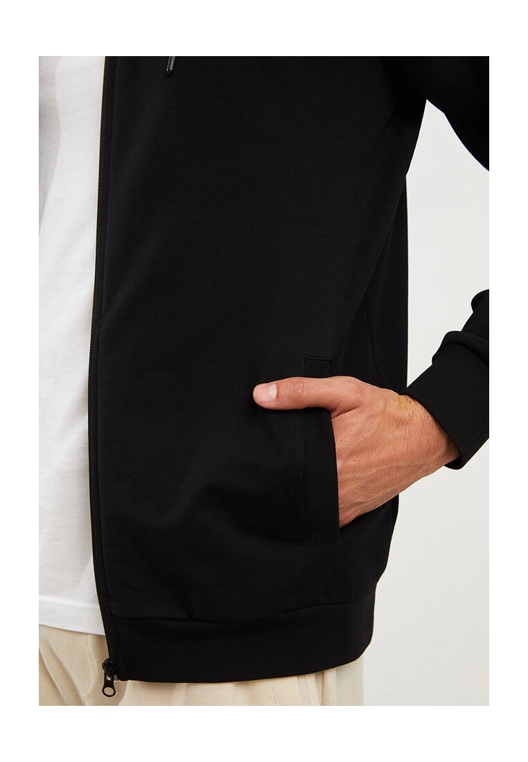 LC WAIKIKI Basic Men's Hoodie 5 LC WAIKIKI Basic Men's Hoodie - Image 3