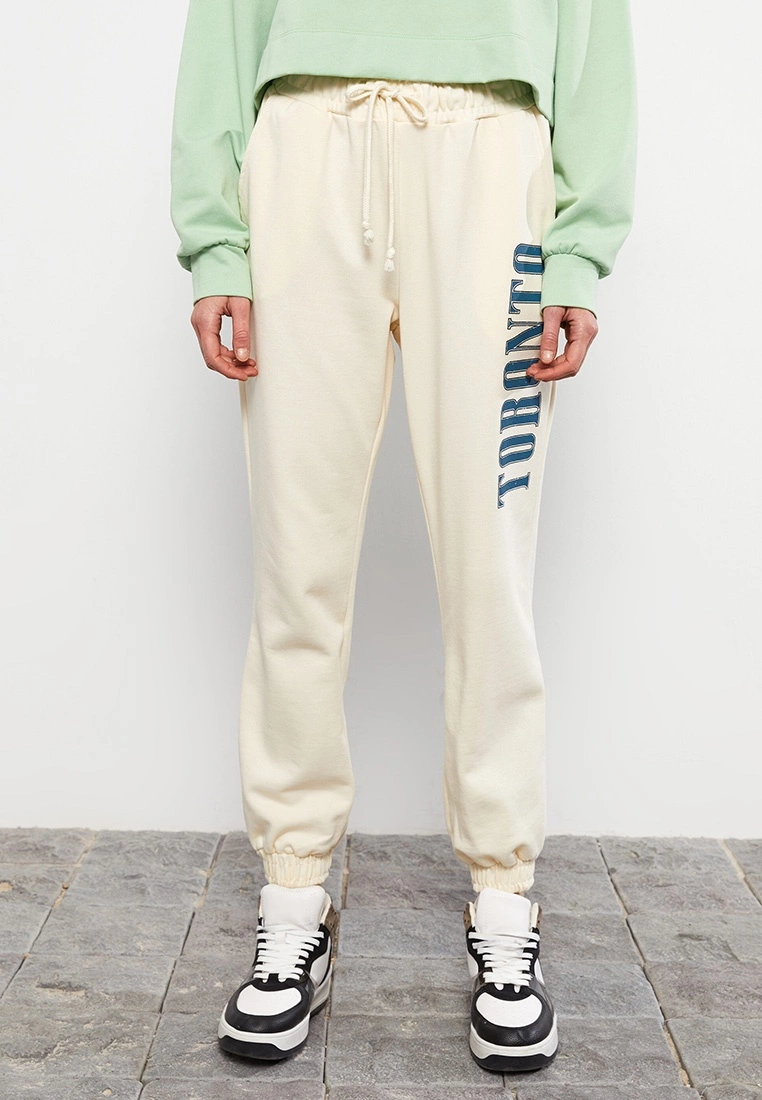 LC WAIKIKI Women's Printed Jogger Sweatpants 5 LC WAIKIKI Women's Printed Jogger Sweatpants - Image 3