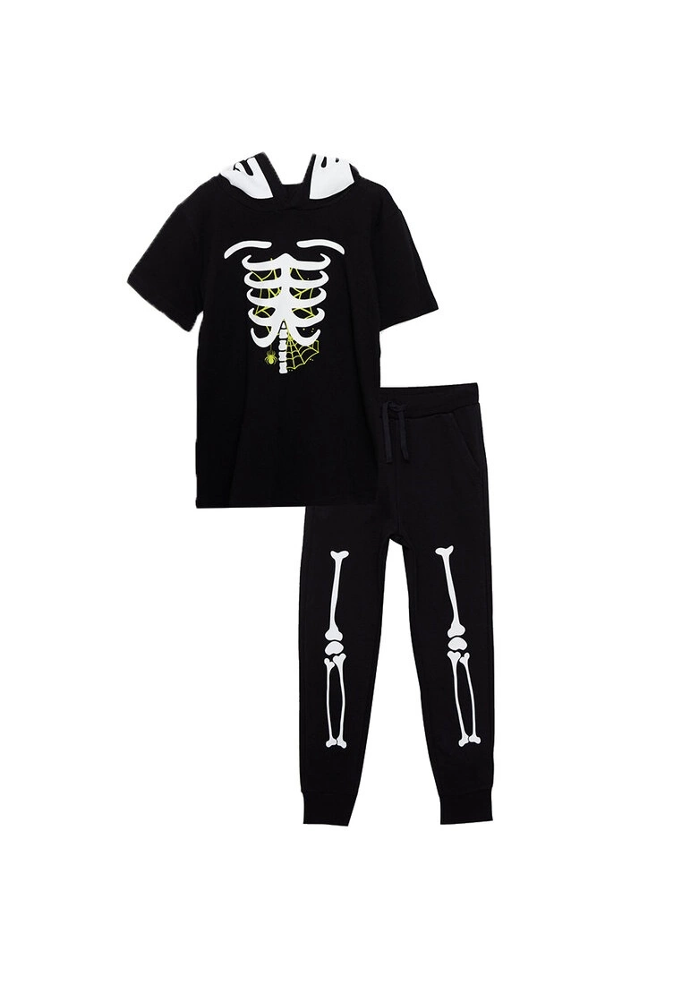 LC WAIKIKI Hooded Skeleton T-Shirt & Sweatpants Set 3 LC WAIKIKI Hooded Skeleton T-Shirt & Sweatpants Set
