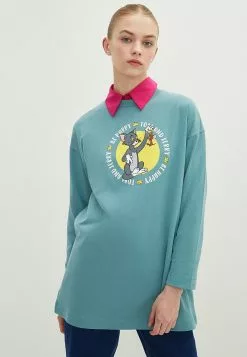 LC WAIKIKI Crew Neck Looney Tunes Printed Long Sleeve Women's Tunic