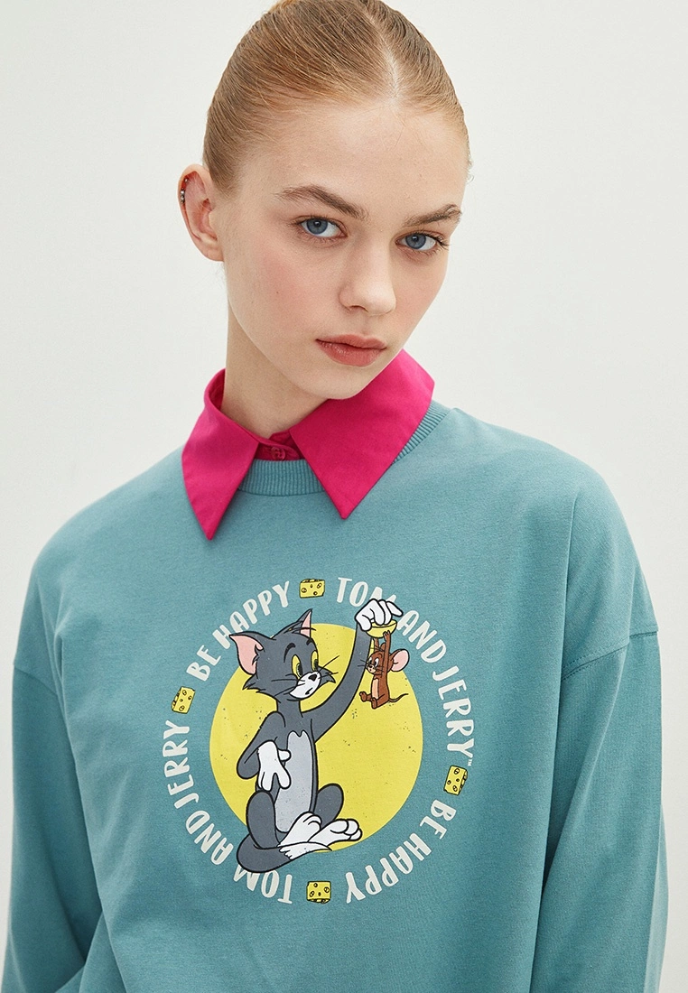 LC WAIKIKI Crew Neck Looney Tunes Printed Long Sleeve Women's Tunic 4 LC WAIKIKI Crew Neck Looney Tunes Printed Long Sleeve Women's Tunic - Image 2