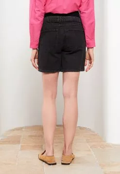 LC WAIKIKI Tummy Paneled Standard Fit Plain Pocket Detailed Maternity Rodeo Jean Shorts -LC WAIKIKI popular shop lc waikiki 7601 9506526 5