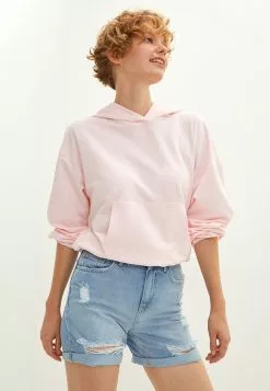 LC WAIKIKI Boyfriend Fit Ripped Detailed Women's Rodeo Jean Shorts With Pockets 9 LC WAIKIKI Boyfriend Fit Ripped Detailed Women's Rodeo Jean Shorts With Pockets -LC WAIKIKI popular shop lc waikiki 7610 7717016 3