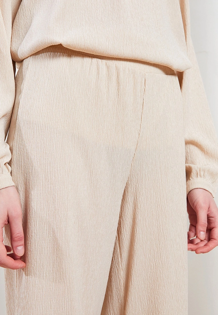 LC WAIKIKI Women's Flat Trousers 4 LC WAIKIKI Women's Flat Trousers - Image 2