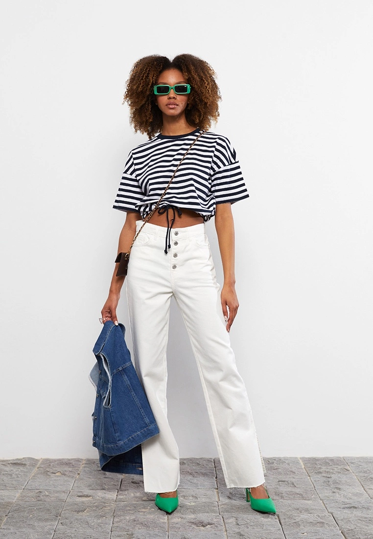 LC WAIKIKI Crew Neck Striped Short Sleeve Cotton Women's T-Shirt 3 LC WAIKIKI Crew Neck Striped Short Sleeve Cotton Women's T-Shirt