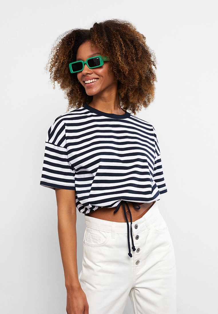 LC WAIKIKI Crew Neck Striped Short Sleeve Cotton Women's T-Shirt 5 LC WAIKIKI Crew Neck Striped Short Sleeve Cotton Women's T-Shirt - Image 3