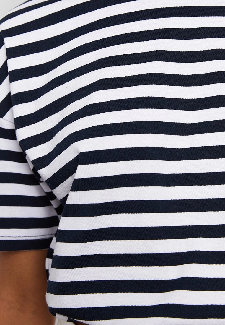 LC WAIKIKI Crew Neck Striped Short Sleeve Cotton Women's T-Shirt 6 LC WAIKIKI Crew Neck Striped Short Sleeve Cotton Women's T-Shirt - Image 4