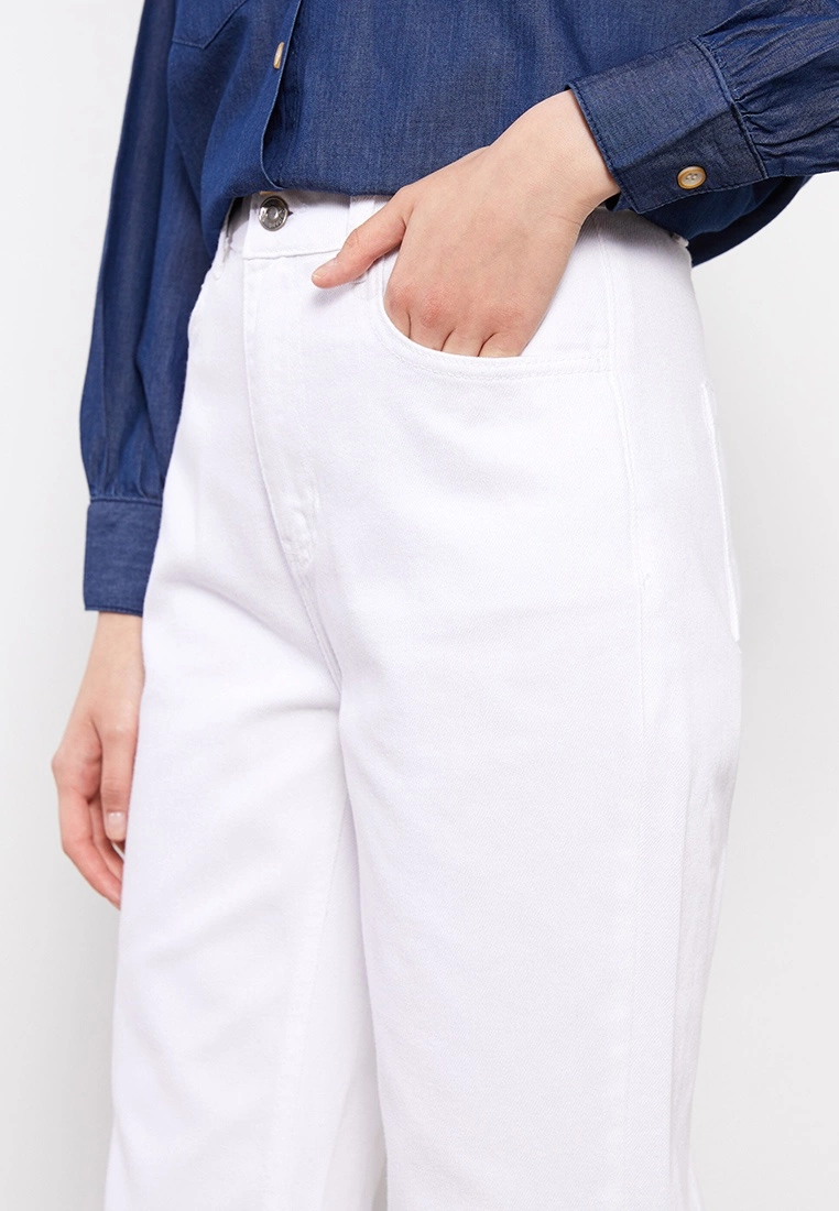 LC WAIKIKI Standard Fit Straight Women's Jean Trousers 5 LC WAIKIKI Standard Fit Straight Women's Jean Trousers - Image 3