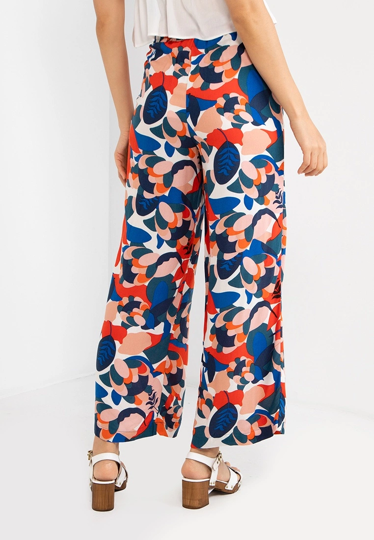 LC WAIKIKI Patterned Viscose Women Trousers 4 LC WAIKIKI Patterned Viscose Women Trousers - Image 2