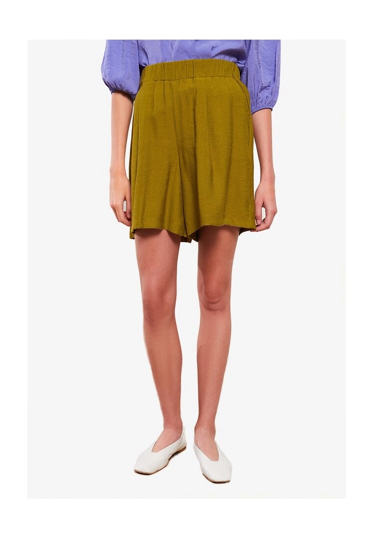 LC WAIKIKI Elastic Waist Straight Shorts 3 LC WAIKIKI Elastic Waist Straight Shorts