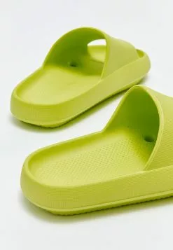 LC WAIKIKI Flat Single Band Girl Slippers -LC WAIKIKI popular shop lc waikiki 8022 2167236 5