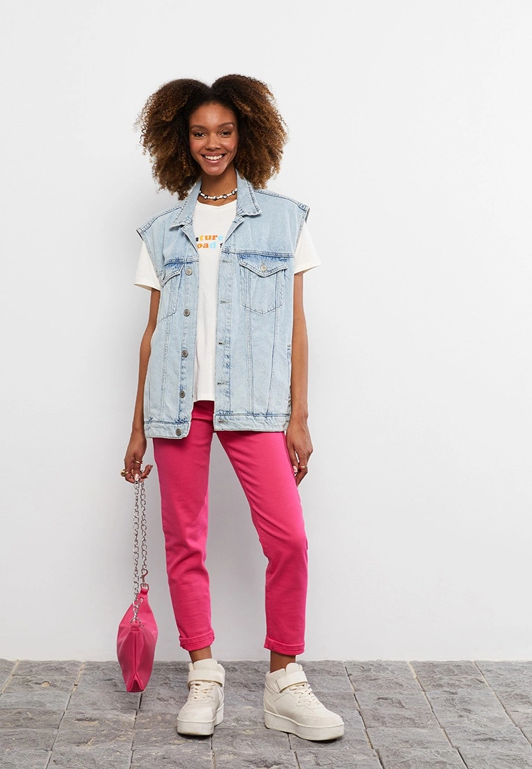 LC WAIKIKI Crew Neck Letter Printed Short Sleeve Cotton Women's T-Shirt 3 LC WAIKIKI Crew Neck Letter Printed Short Sleeve Cotton Women's T-Shirt