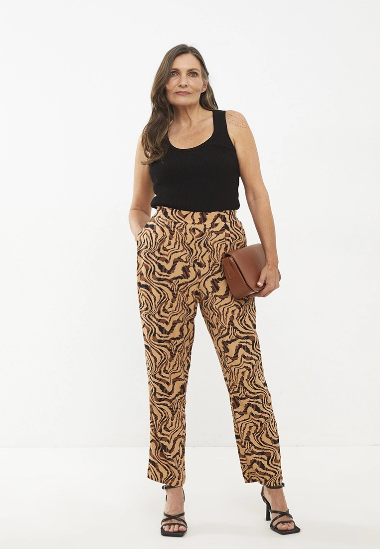 LC WAIKIKI Elastic Waist Comfortable Pattern Patterned Viscose Women's Trousers 3 LC WAIKIKI Elastic Waist Comfortable Pattern Patterned Viscose Women's Trousers