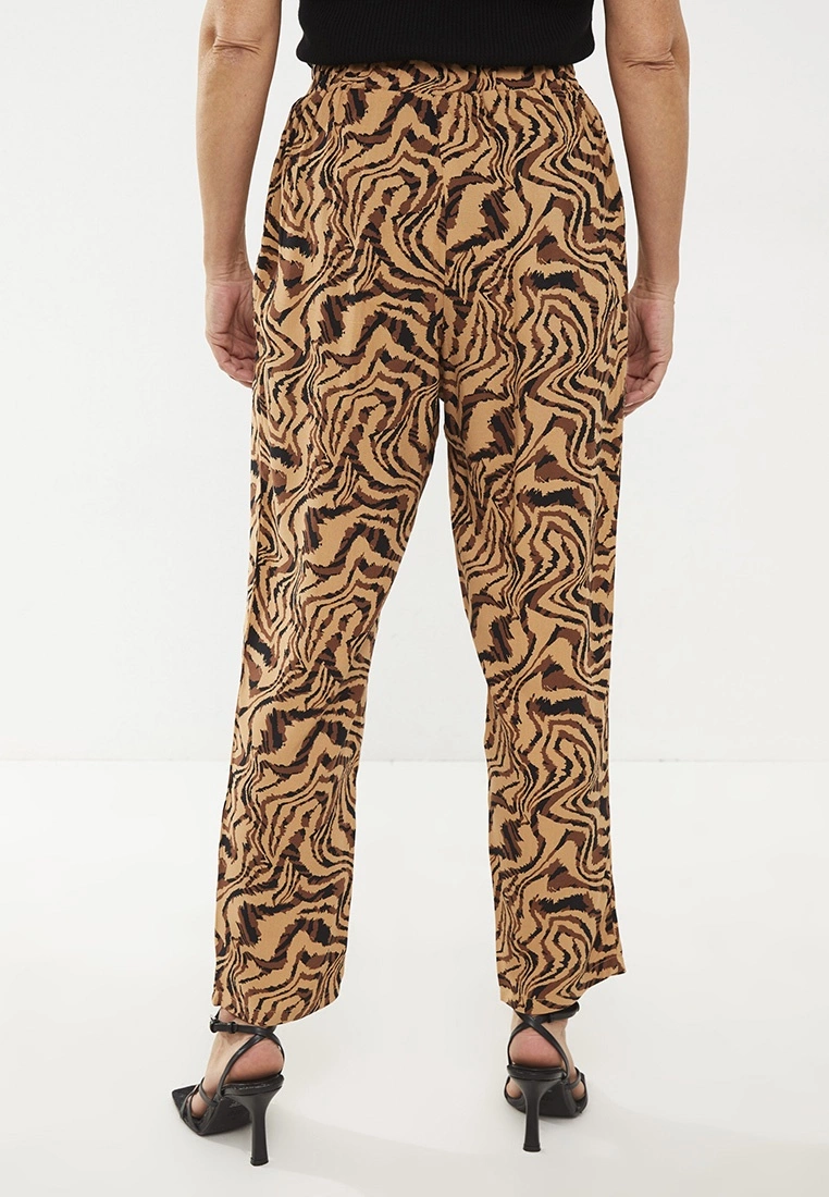 LC WAIKIKI Elastic Waist Comfortable Pattern Patterned Viscose Women's Trousers 7 LC WAIKIKI Elastic Waist Comfortable Pattern Patterned Viscose Women's Trousers - Image 5