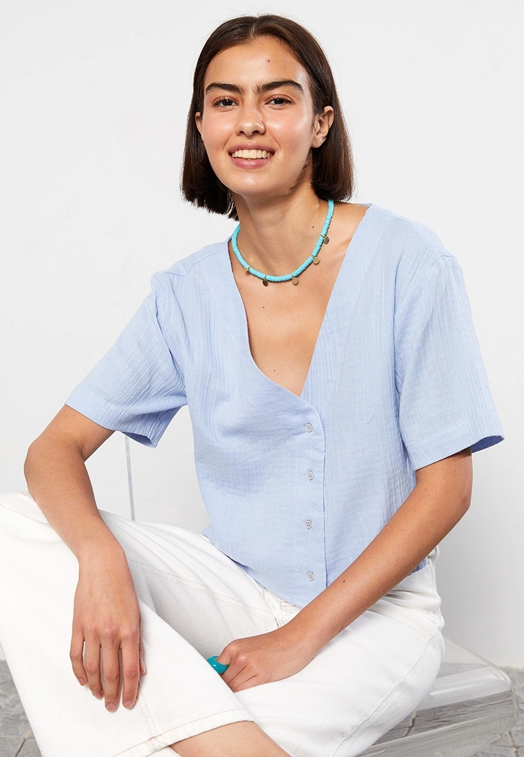 LC WAIKIKI V Neck Straight Short Sleeve Women Blouse 3 LC WAIKIKI V Neck Straight Short Sleeve Women Blouse