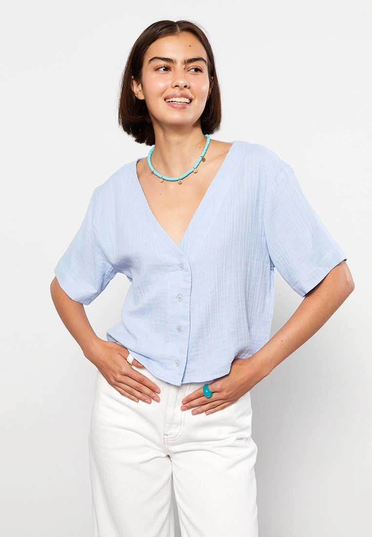 LC WAIKIKI V Neck Straight Short Sleeve Women Blouse 4 LC WAIKIKI V Neck Straight Short Sleeve Women Blouse - Image 2