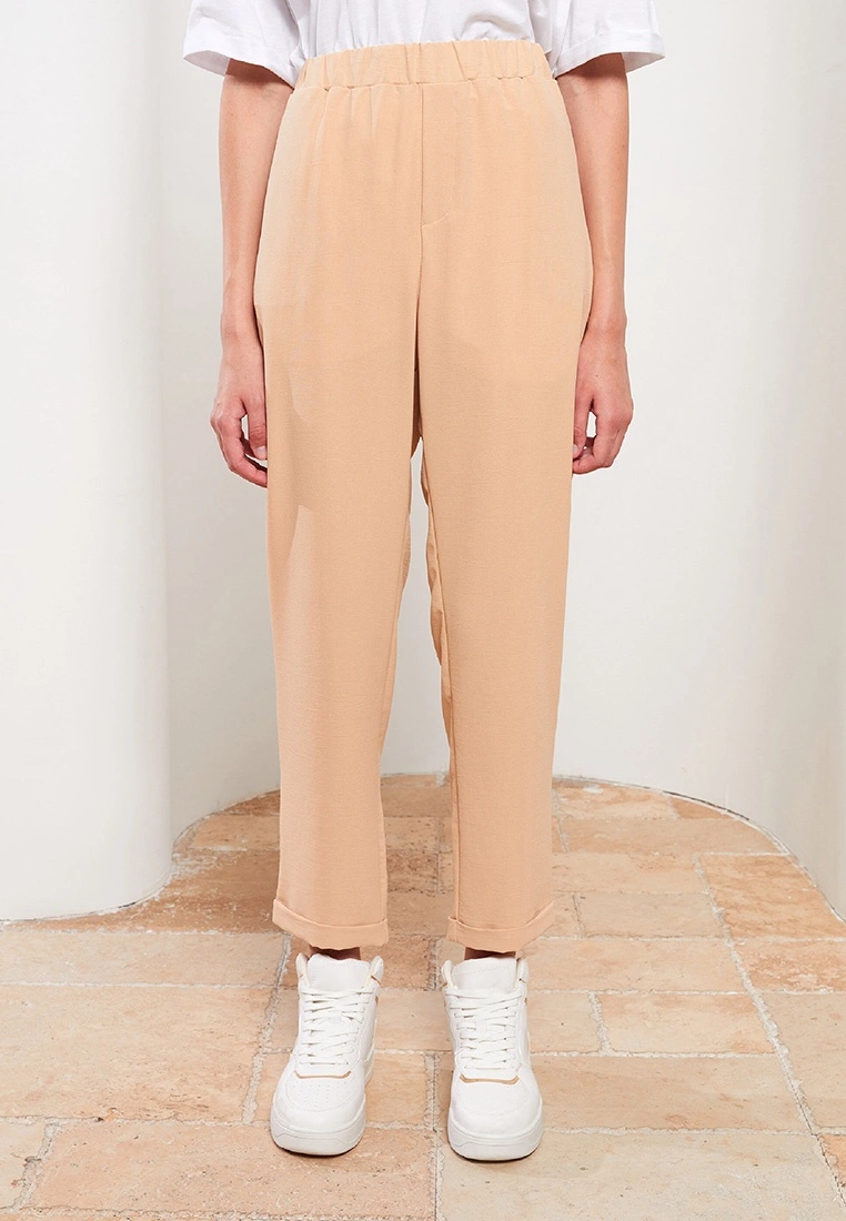 LC WAIKIKI Straight Women Trousers 6 LC WAIKIKI Straight Women Trousers - Image 4