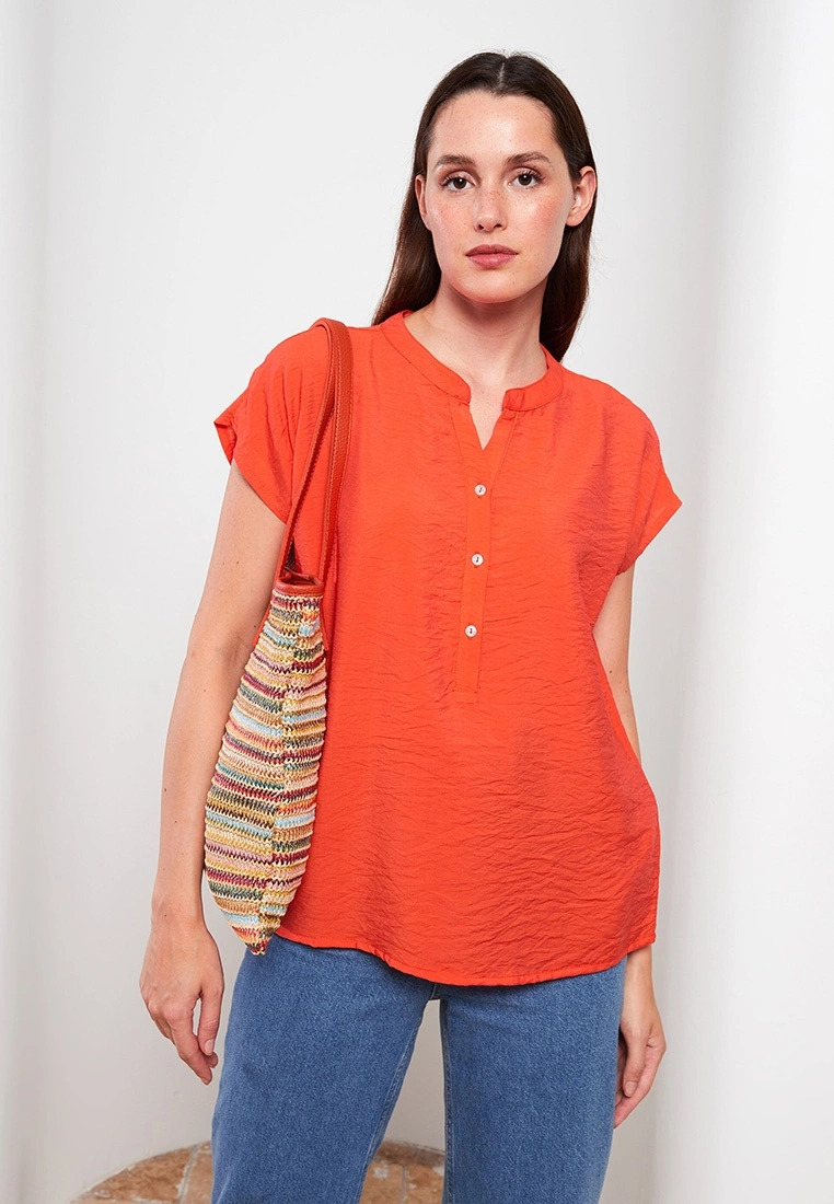 LC WAIKIKI Runway Collar Straight Short Sleeve Women Blouse 4 LC WAIKIKI Runway Collar Straight Short Sleeve Women Blouse - Image 2