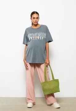 LC WAIKIKI Crew Neck Daisy Duck Printed Short Sleeve Cotton Maternity T-Shirt -LC WAIKIKI popular shop lc waikiki 8297 3173036 3