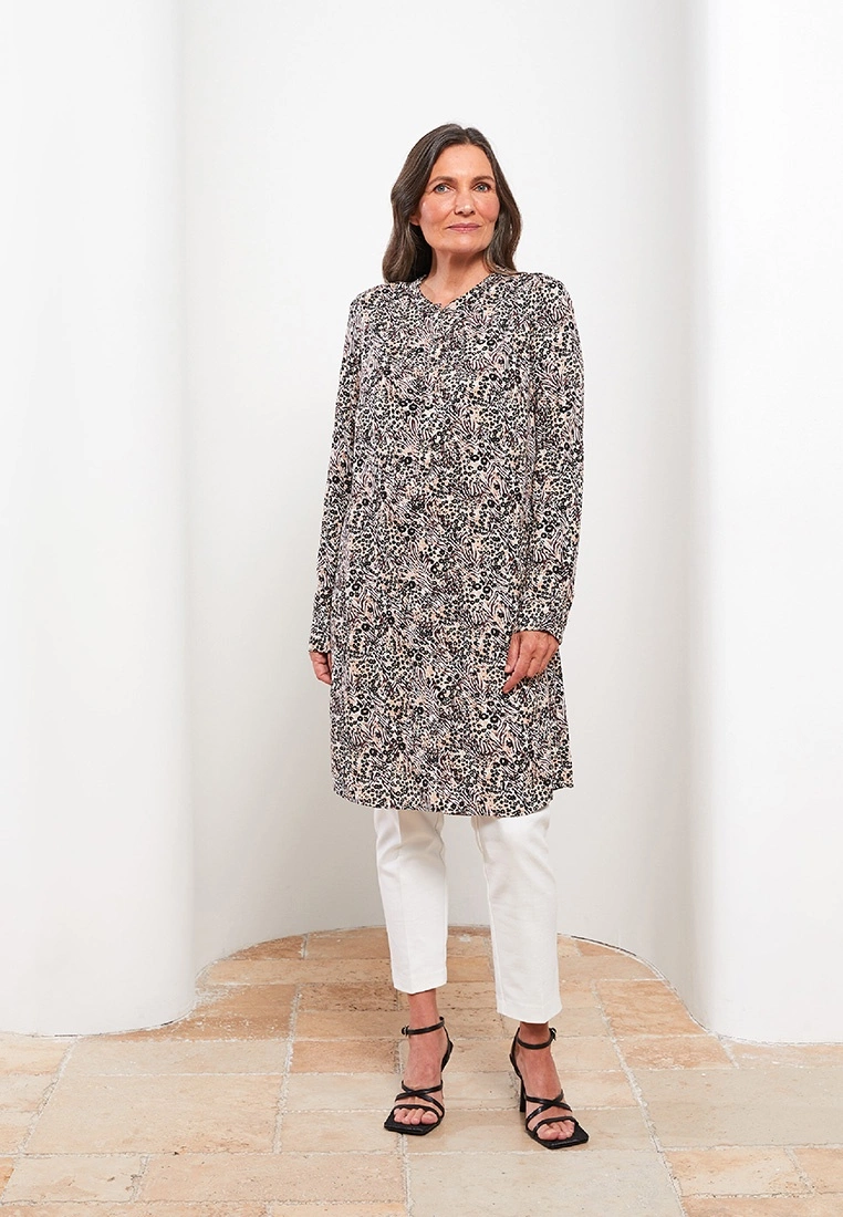 LC WAIKIKI Crew Neck Patterned Long Sleeve Viscose Women's Tunic 5 LC WAIKIKI Crew Neck Patterned Long Sleeve Viscose Women's Tunic - Image 3