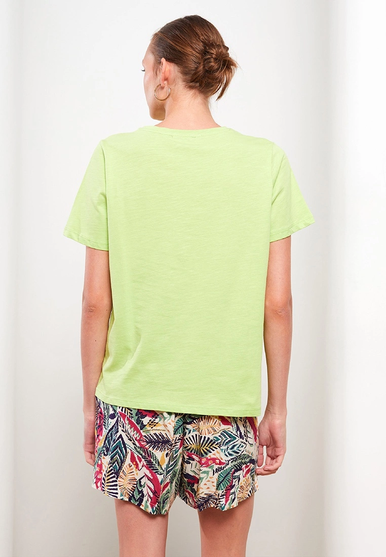 LC WAIKIKI Crew Neck Straight Short Sleeve Cotton Women's T-Shirt 6 LC WAIKIKI Crew Neck Straight Short Sleeve Cotton Women's T-Shirt - Image 4