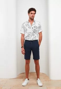 LC WAIKIKI Slim Fit Binding Detail Men's Shorts -LC WAIKIKI popular shop lc waikiki 8388 3674036 2