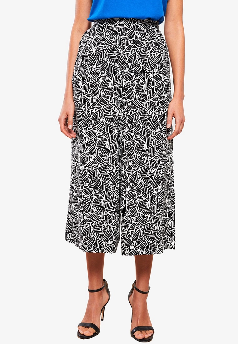 LC WAIKIKI Elastic Waist Viscose Capri Pants 3 LC WAIKIKI Elastic Waist Viscose Capri Pants