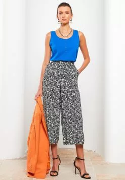 LC WAIKIKI Elastic Waist Viscose Capri Pants 13 LC WAIKIKI Elastic Waist Viscose Capri Pants -LC WAIKIKI popular shop lc waikiki 8524 3916726 4