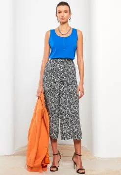 LC WAIKIKI Elastic Waist Viscose Capri Pants 15 LC WAIKIKI Elastic Waist Viscose Capri Pants -LC WAIKIKI popular shop lc waikiki 8524 3916726 6