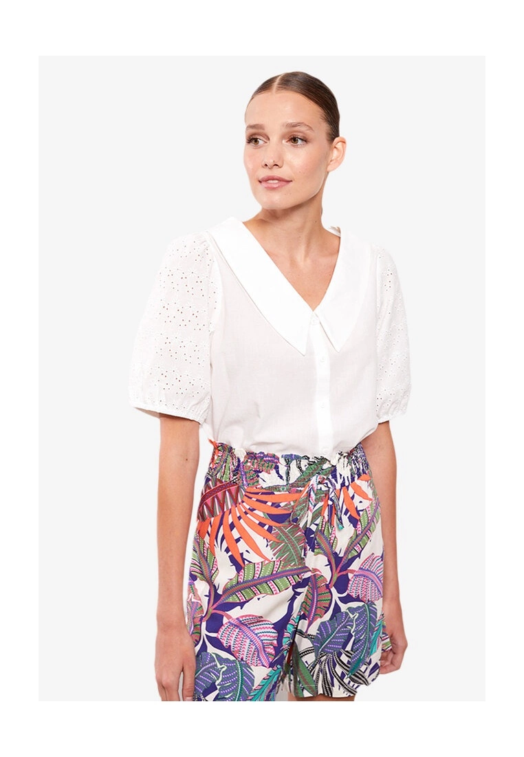 LC WAIKIKI Babydoll Collar Embroidered Blouse 3 LC WAIKIKI Babydoll Collar Embroidered Blouse