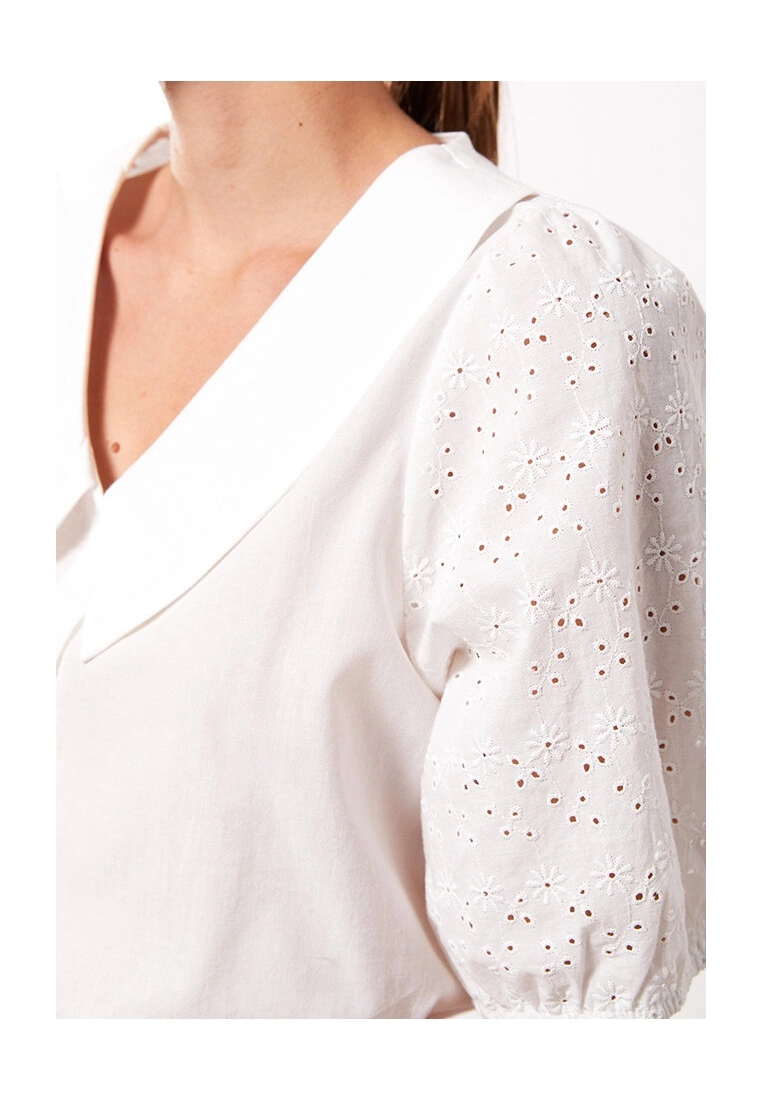 LC WAIKIKI Babydoll Collar Embroidered Blouse 5 LC WAIKIKI Babydoll Collar Embroidered Blouse - Image 3