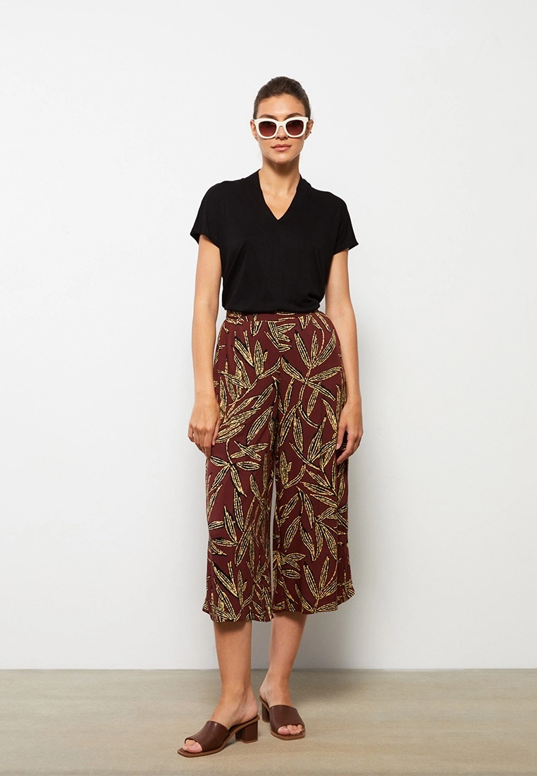 LC WAIKIKI Patterned Viscose Women Capri 4 LC WAIKIKI Patterned Viscose Women Capri - Image 2