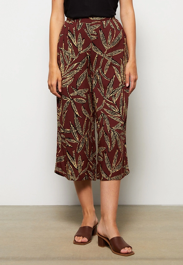 LC WAIKIKI Patterned Viscose Women Capri 7 LC WAIKIKI Patterned Viscose Women Capri - Image 5