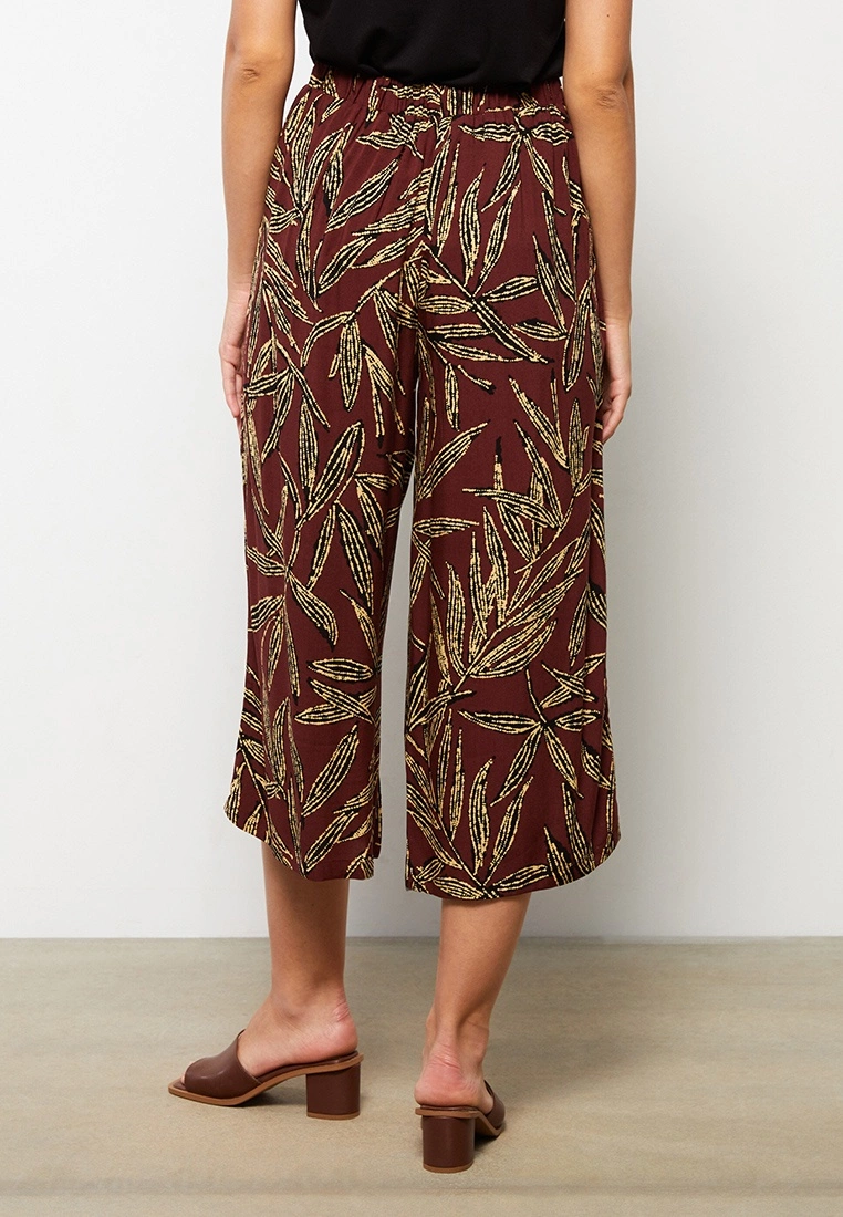 LC WAIKIKI Patterned Viscose Women Capri 8 LC WAIKIKI Patterned Viscose Women Capri - Image 6