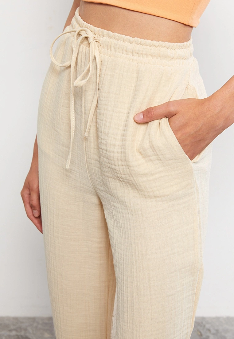 LC WAIKIKI Standard Fit Straight Women's Trousers 6 LC WAIKIKI Standard Fit Straight Women's Trousers - Image 4