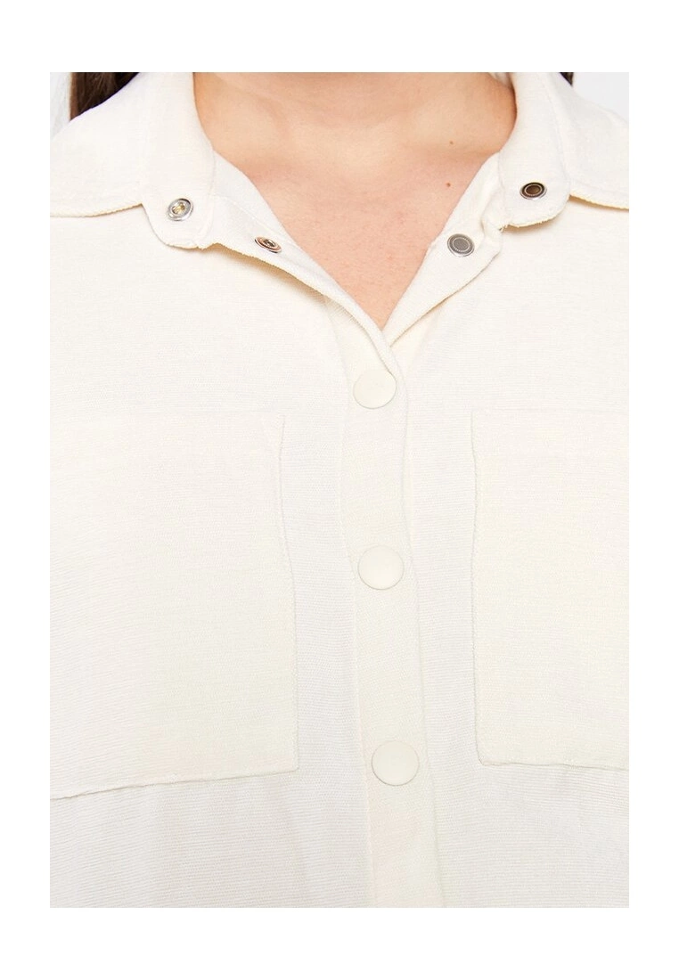 LC WAIKIKI Maternity Long Sleeves Shirt 5 LC WAIKIKI Maternity Long Sleeves Shirt - Image 3