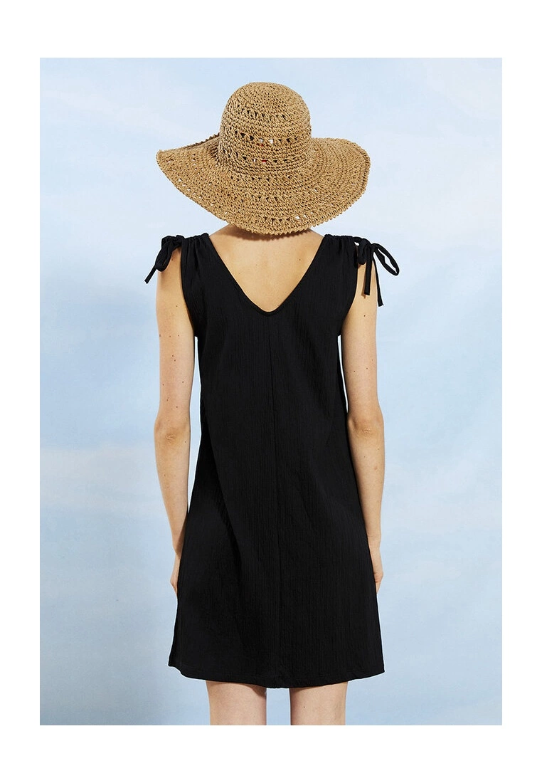 LC WAIKIKI V-Neck Sleeveless Beach Dress 4 LC WAIKIKI V-Neck Sleeveless Beach Dress - Image 2