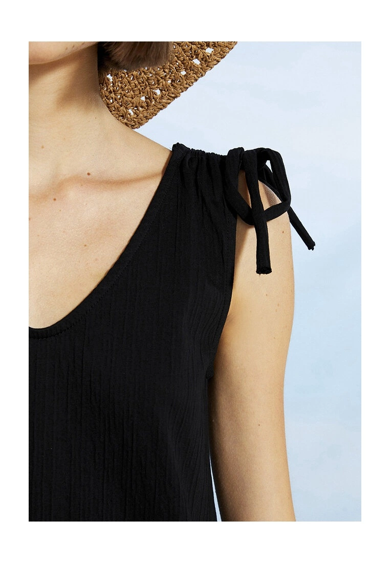 LC WAIKIKI V-Neck Sleeveless Beach Dress 5 LC WAIKIKI V-Neck Sleeveless Beach Dress - Image 3