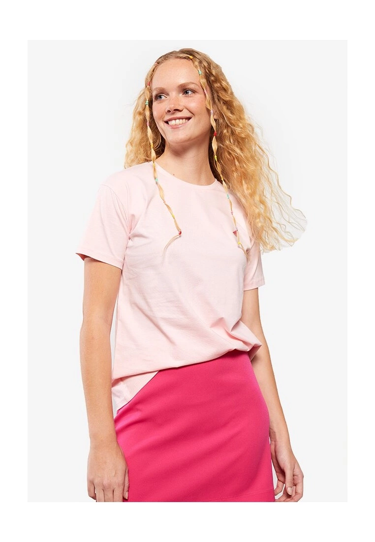 LC WAIKIKI Embroidered Cotton T-Shirt 3 LC WAIKIKI Embroidered Cotton T-Shirt