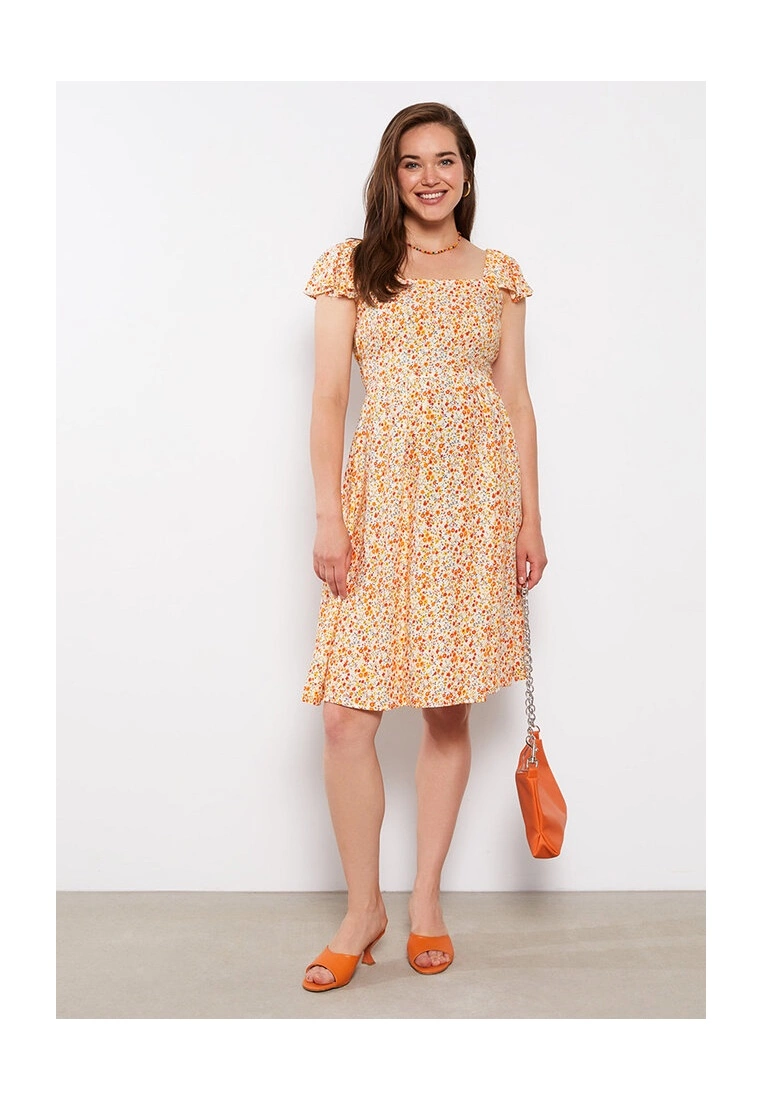 LC WAIKIKI Square Neck Viscose Maternity Dress 7 LC WAIKIKI Square Neck Viscose Maternity Dress - Image 5