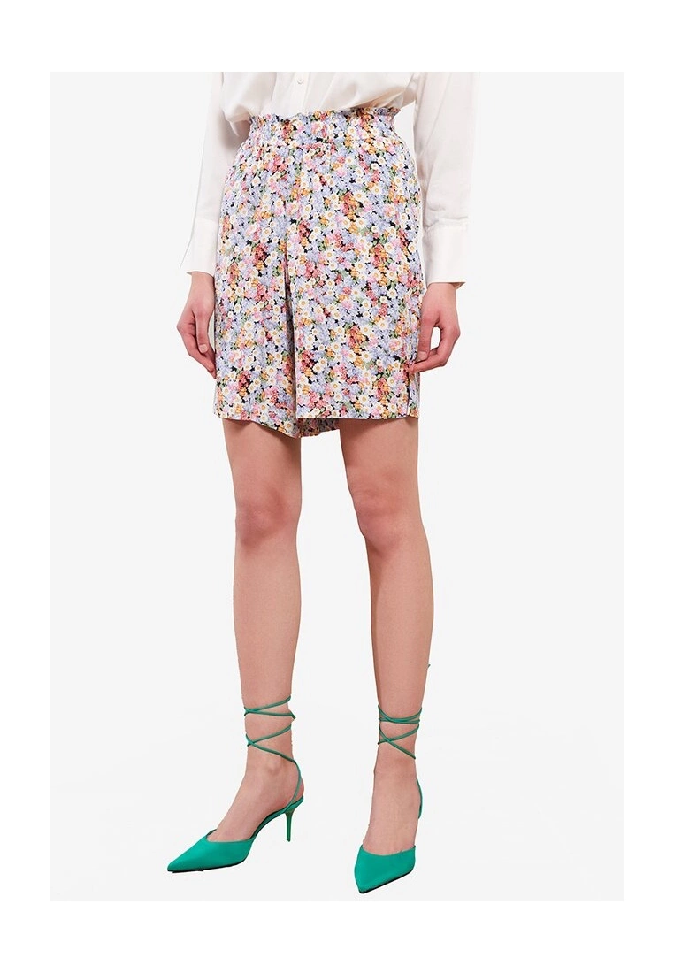 LC WAIKIKI Patterned Viscose Shorts 3 LC WAIKIKI Patterned Viscose Shorts