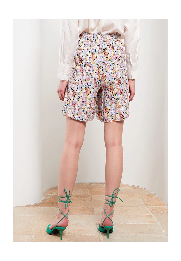 LC WAIKIKI Patterned Viscose Shorts 4 LC WAIKIKI Patterned Viscose Shorts - Image 2