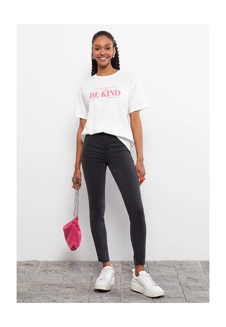 LC WAIKIKI Message Printed Cotton T-Shirt 6 LC WAIKIKI Message Printed Cotton T-Shirt - Image 4