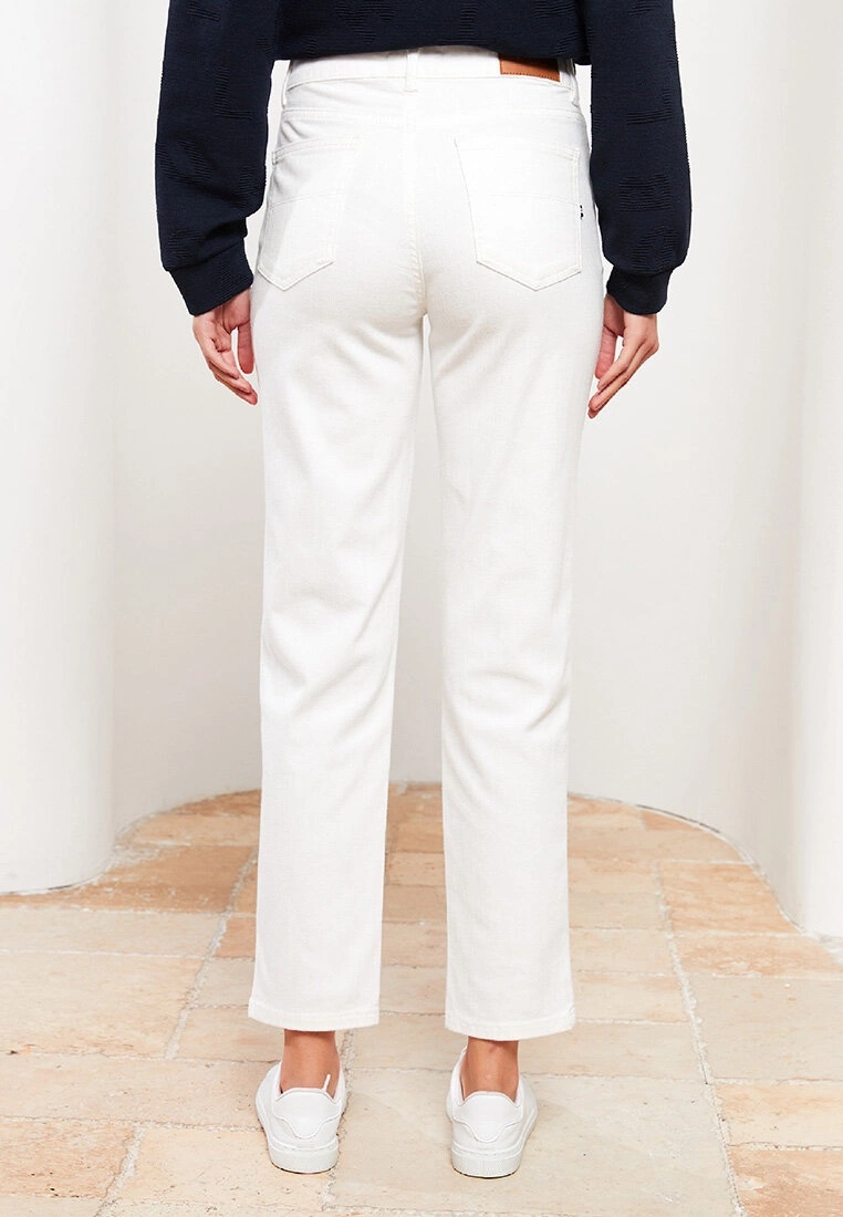 LC WAIKIKI Standard Fit Straight Pocket Detail Women's Trousers 7 LC WAIKIKI Standard Fit Straight Pocket Detail Women's Trousers - Image 5